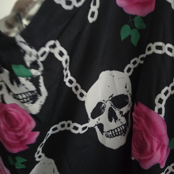 Skull & Roses Dress - Picture 3 of 4